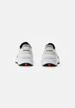 Nike Sportswear WAFFLE ONE UNISEX - Sneakersy Niskie - Summit White/white-black-orange -Sklep Toni Pons 082e89bc99fd445a9529aa22e199c7b4