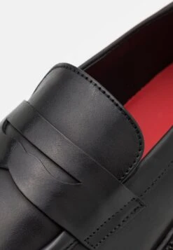 J.Lindeberg DON LOAFER - Półbuty Wsuwane - Black 11 J.Lindeberg DON LOAFER - Półbuty Wsuwane - Black -Sklep Toni Pons 0c7079f1ac7249e48941a94df4ec019a