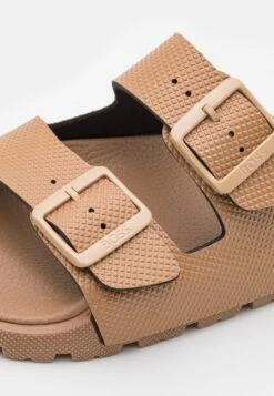 Boss SURFLEY DMPR UNISEX - Kapcie - Medium Beige -Sklep Toni Pons 1b52cdb1a8a14680aa59078d15e90aa1