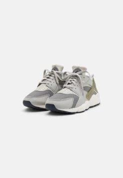Nike Sportswear AIR HUARACHE UNISEX - Sneakersy Niskie - Light Iron Ore/obsidian/flat Pewter/photon Dust/phantom -Sklep Toni Pons 2113ee2196254f0c8cee9f9ea66b7013