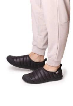 Toni Pons CONOR TK - Kapcie - Black -Sklep Toni Pons 29985f76e76e4bedb85976d0873df17d