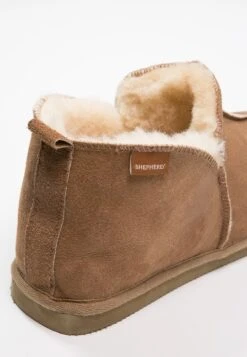Shepherd ANTON - Kapcie - Antique/cognac -Sklep Toni Pons 2cd5ba0ce09f4031a47483ea55d5d1a9