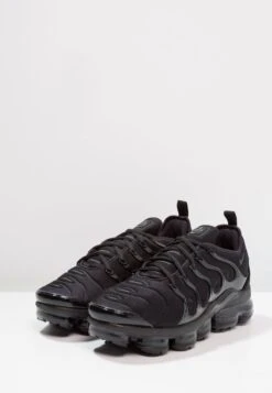 Nike Sportswear AIR VAPORMAX PLUS - Sneakersy Niskie - Black/dark Grey -Sklep Toni Pons 2d320cd5fc314c3da5bb56c98d51bd03