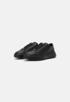 Calvin Klein LOW TOP LACE UP - Sneakersy Niskie - Fashion Black -Sklep Toni Pons 36eecbd529a943519bf2a6234a23b8ee