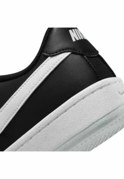 Nike Sportswear ROYALE - Sneakersy Niskie - Black White -Sklep Toni Pons 3b45636e4567405bbc900e2352ac8883