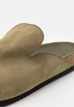 Bianco BIADAN CLASSIC SLIDE - Kapcie - Olive -Sklep Toni Pons 3efb33abcef04693ad49054935d6f462