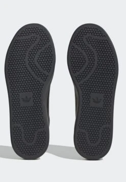 Adidas Originals STAN SMITH RELASTED UNISEX - Sneakersy Niskie - Core Black Core Black Crystal White -Sklep Toni Pons 41e34b031d994ddda663137e221f0fd6