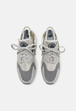 Nike Sportswear AIR HUARACHE UNISEX - Sneakersy Niskie - Light Iron Ore/obsidian/flat Pewter/photon Dust/phantom -Sklep Toni Pons 44c82e06bbe64436bd47e6b0895ce4a3