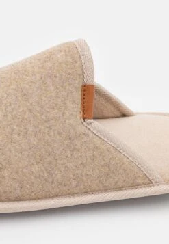 Pier One Kapcie - Beige -Sklep Toni Pons 4bb8e183218649be8d160cd154643fa0