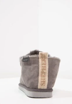 Shepherd ANDY - Kapcie - Asphalt -Sklep Toni Pons 51fd63d29b094f869492e7059a947ac3