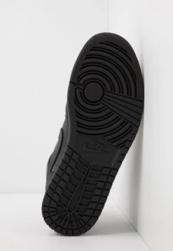 AIR JORDAN 1 MID - Sneakersy Wysokie - Black -Sklep Toni Pons 52a4494aa750422e804b0391af8f47e6