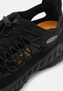 Keen UNEEK NXIS - Sznurowane Obuwie Sportowe - Triple Black/black -Sklep Toni Pons 60e58f648e0242d9a0a8eb7a01055c29