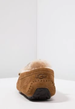 Ugg ASCOT - Kapcie - Cognac -Sklep Toni Pons 6c5c7511e8844b1f8743ee2eb35f9430