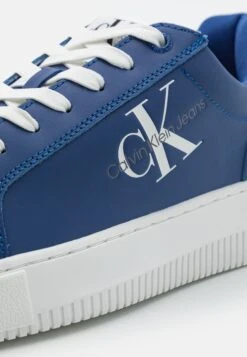 Calvin Klein Jeans CHUNKY CUPSOLE MONOLOGO - Sneakersy Niskie - Rich Navy/white -Sklep Toni Pons 71b90063e30d4ed895d1ac22de2edb8d