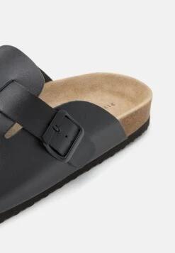 Pier One LEATHER UNISEX - Kapcie - Black -Sklep Toni Pons 7b28889d1d2247a8abcae3a4a4c34674