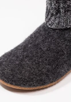 Giesswein WILDPOLDSRIED - Kapcie - Anthrazit -Sklep Toni Pons 7f3719ca26c449f2839eb4aac171964e