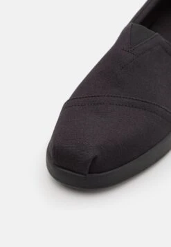 Toms Półbuty Wsuwane - Black -Sklep Toni Pons 8610f5e97b9147149566a26a6162eb79
