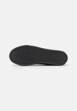 Pier One UNISEX - Sneakersy Wysokie - Black -Sklep Toni Pons 8bbcd90cd022470590c9140afa1c80fb