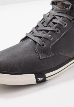 Mustang Sneakersy Wysokie - Dunkelgrau -Sklep Toni Pons b42ba22e7a9e4b61b8f164973582efe5