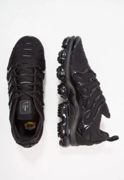 Nike Sportswear AIR VAPORMAX PLUS - Sneakersy Niskie - Black/dark Grey -Sklep Toni Pons b4e4a50ec86640cb959313661e9f7516