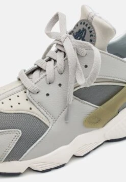 Nike Sportswear AIR HUARACHE UNISEX - Sneakersy Niskie - Light Iron Ore/obsidian/flat Pewter/photon Dust/phantom -Sklep Toni Pons d48752b5b7674c1ea2c89a3e70788609