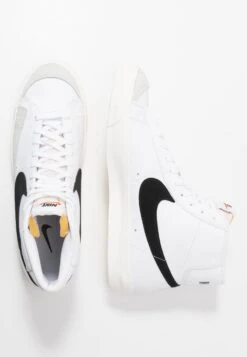 Nike Sportswear BLAZER MID '77 VNTG - Sneakersy Wysokie - White/black -Sklep Toni Pons db67024af67644898e485f7fcd9b4eba