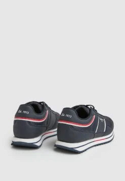 Pepe Jeans TOUR CLUB - Sneakersy Niskie - Navy Blue -Sklep Toni Pons dd8c176638f04e258c804a5b404d7e87