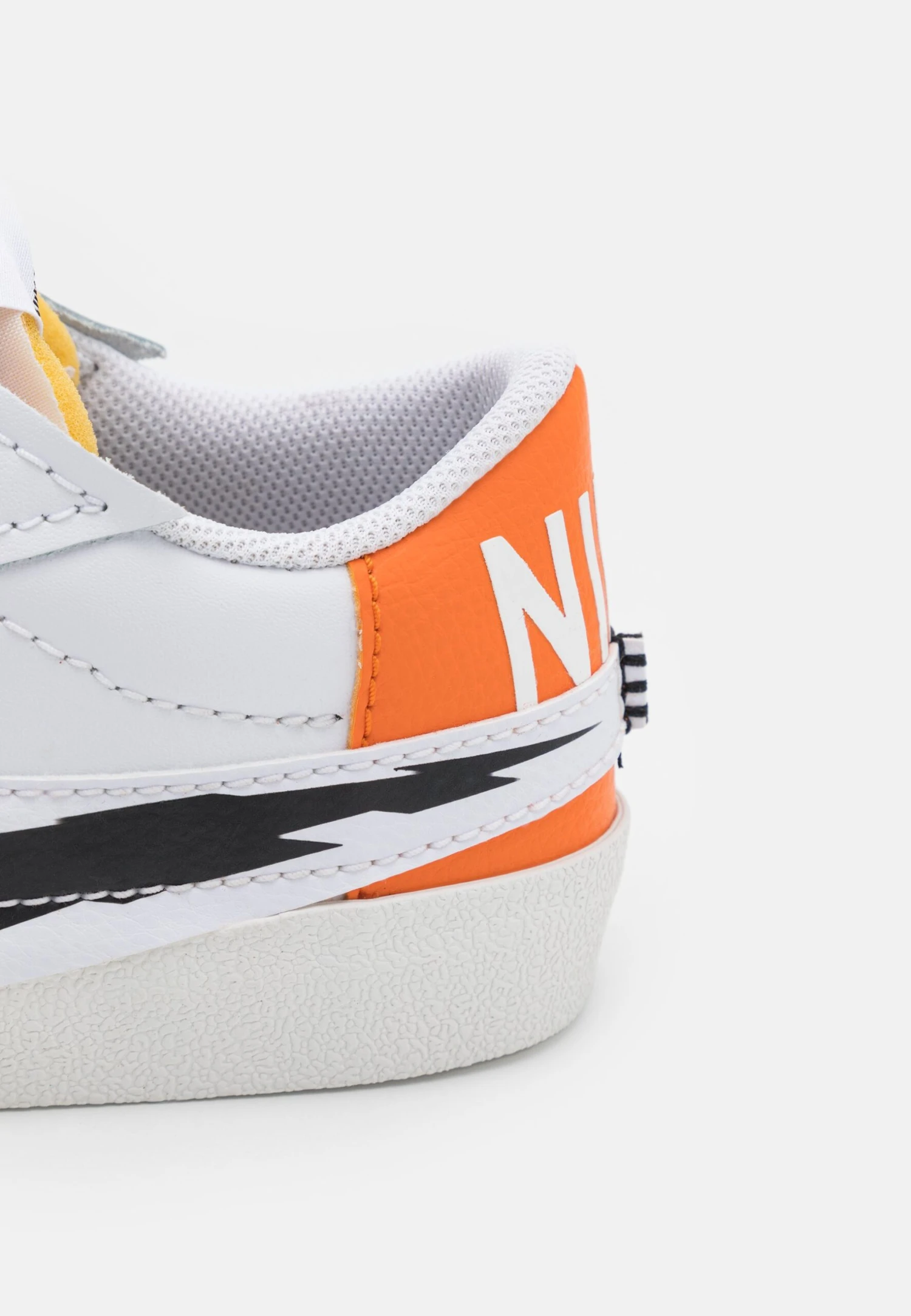 Nike Sportswear BLAZER LOW 77 JUMBO - Sneakersy Niskie - White/black/summit White/magma Orange 8 Nike Sportswear BLAZER LOW 77 JUMBO - Sneakersy Niskie - White/black/summit White/magma Orange - obrazek 6