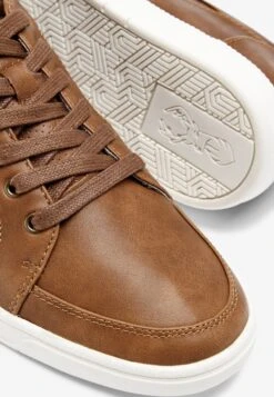 Next TAN PERFORATED TRAINERS - Sneakersy Niskie - Brown 10 Next TAN PERFORATED TRAINERS - Sneakersy Niskie - Brown -Sklep Toni Pons e58685664d6c47d5882b3cf204946fc6