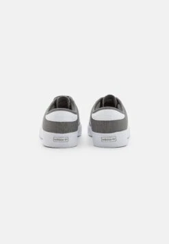 Adidas Originals SEELEY XT UNISEX - Sneakersy Niskie - Grey/footwear White -Sklep Toni Pons e83e183446bd4b179864154b439d9aa1