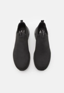 ARCH FIT - Sneakersy Niskie - Black 9 ARCH FIT - Sneakersy Niskie - Black -Sklep Toni Pons eae800dc0e4c4ebeb6132c2b3ff145de