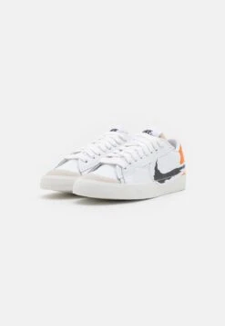 Nike Sportswear BLAZER LOW 77 JUMBO - Sneakersy Niskie - White/black/summit White/magma Orange 9 Nike Sportswear BLAZER LOW 77 JUMBO - Sneakersy Niskie - White/black/summit White/magma Orange -Sklep Toni Pons f220b6ba42924967bda686d8b0d189cb