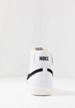 Nike Sportswear BLAZER MID '77 VNTG - Sneakersy Wysokie - White/black -Sklep Toni Pons f75a215d89d041498b371392f090c258