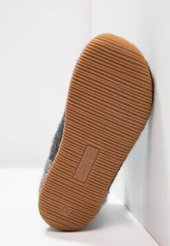 Giesswein WILDPOLDSRIED - Kapcie - Anthrazit -Sklep Toni Pons f797ddd6440943d1a5fa1ae24823c9b9