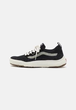 Vans UA ULTRARANGE VR3 - Sneakersy Niskie - Black/marshmallow