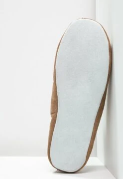 Shepherd HENRIK - Kapcie - Antique Cognac -Sklep Toni Pons fe9a88c434b245e7b5963d8edd674c08